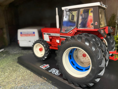 REP064 Replicagri International 955 removable rear dual wheels tractor 1:32 scale Boxed
