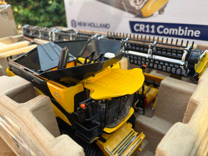 REDUCED Britains Prestige New Holland CR11 Combine Harvester 43403 New Boxed 1:32 Scale