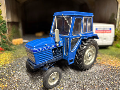 1971 Leyland 384 Tractor White metal 1:32 scale boxed