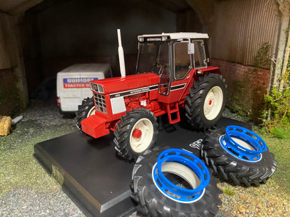 REP064 Replicagri International 955 removable rear dual wheels tractor 1:32 scale Boxed