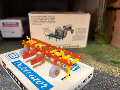 Vintage Britains Cultivator First Edition 1:32 Scale Boxed Obsolete - 9536