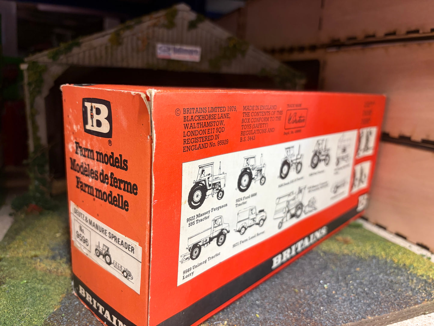 Vintage Britains Deutz DX110 Tractor & Manure Spreader Straw Box 9596 Original Box Obsolete 1:32 Scale