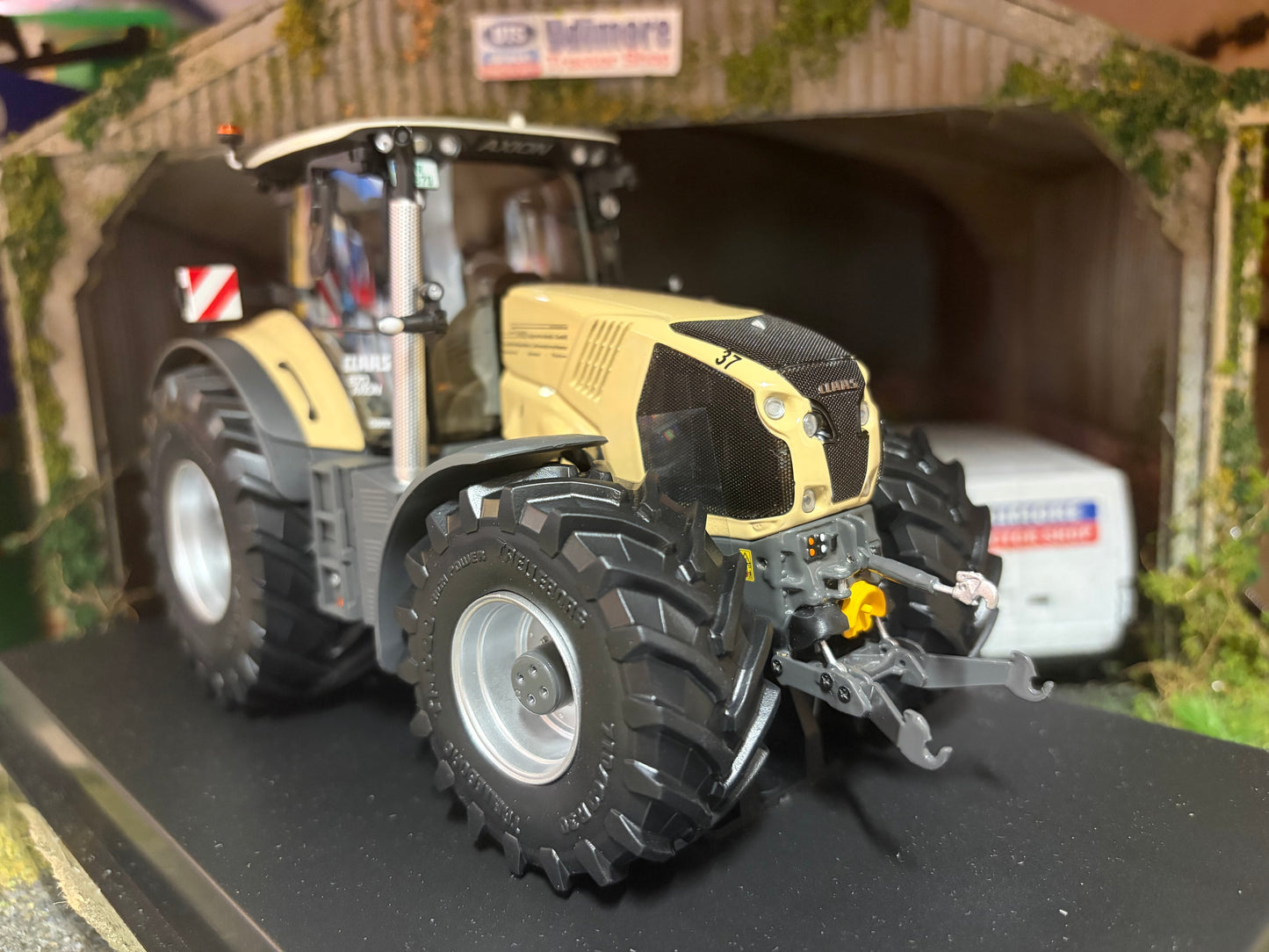 Limited Edition Claas Axion Stotz Tractor 1:32 scale Boxed ROS