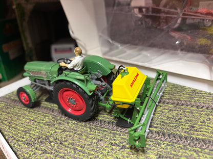 Universal Hobbies Fendt Farmer 2 Tractor & Amazone Sprayer Set UH6201 Limited Edition 1:32 Scale