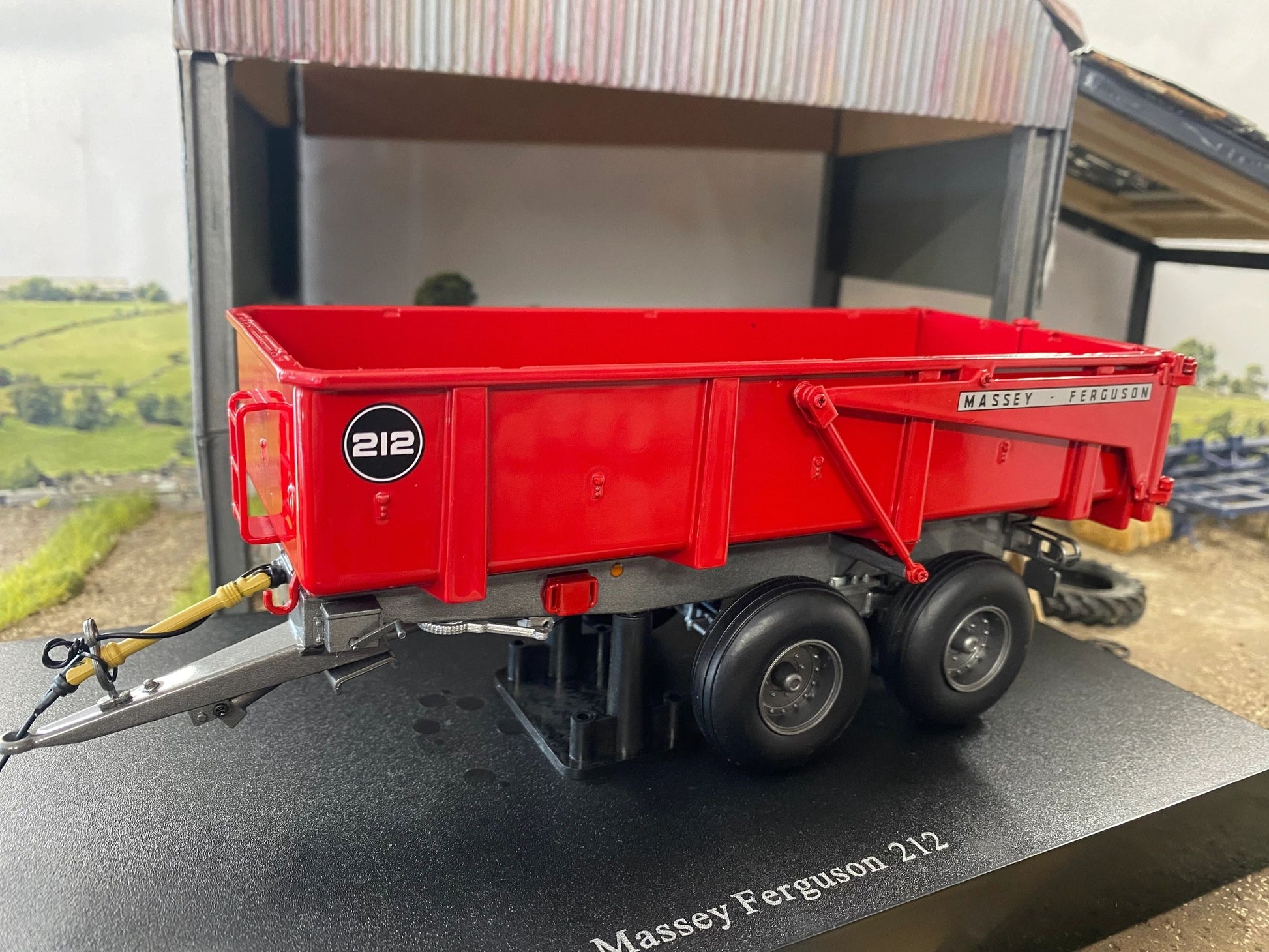 2nd Version Massey Ferguson 212 Klepwagon trailer 1:32 scale Universal Hobbies grey wheels UH6694 Image