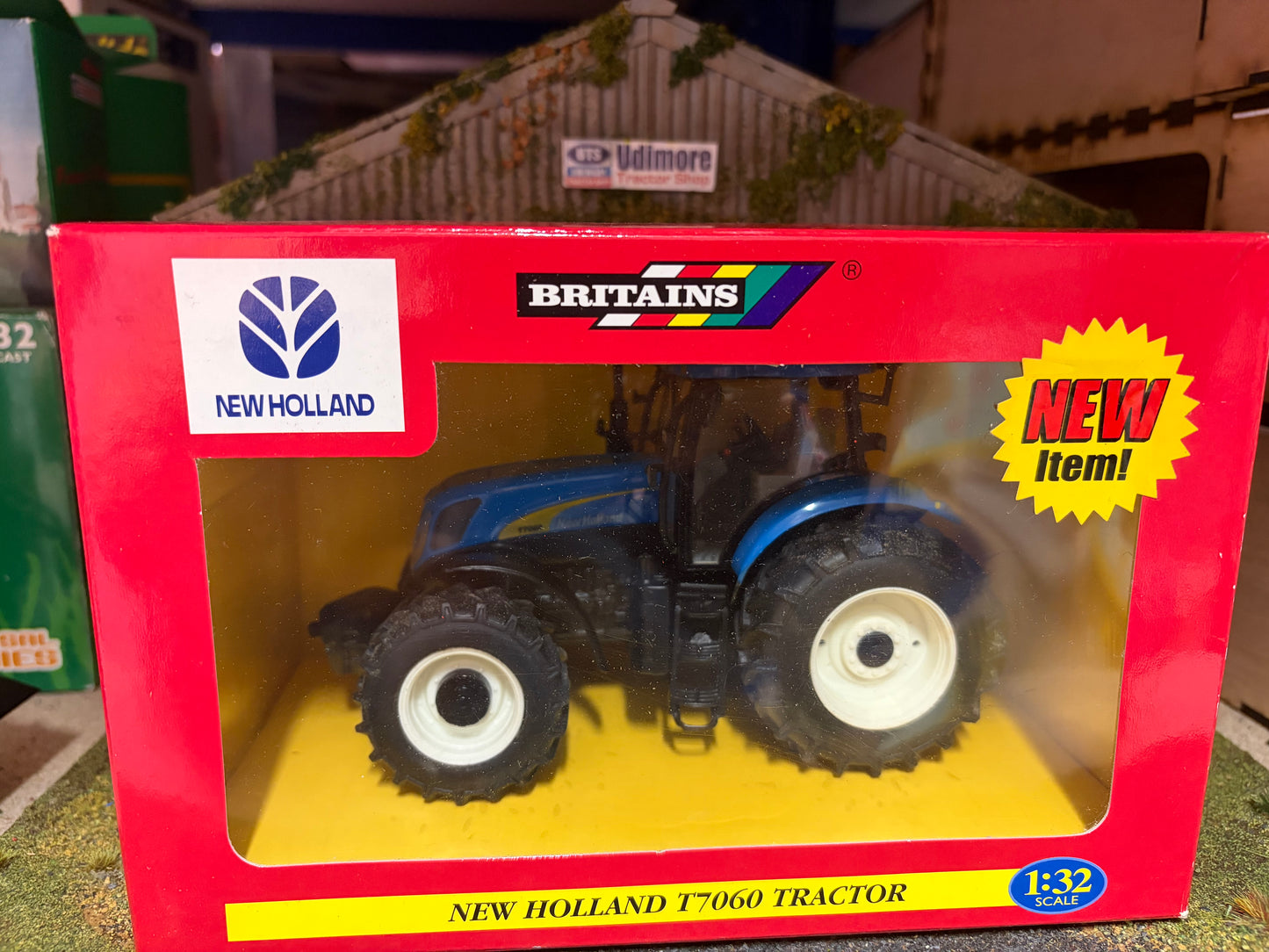 Vintage Britains New Holland T7060 Tractor 42301 Original New Holland Box Obsolete 1:32 Scale