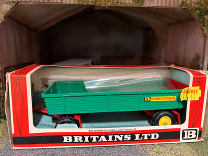 9558 Vintage Britains 8 wheeled trailer 1:32 scale Straw Box obsolete