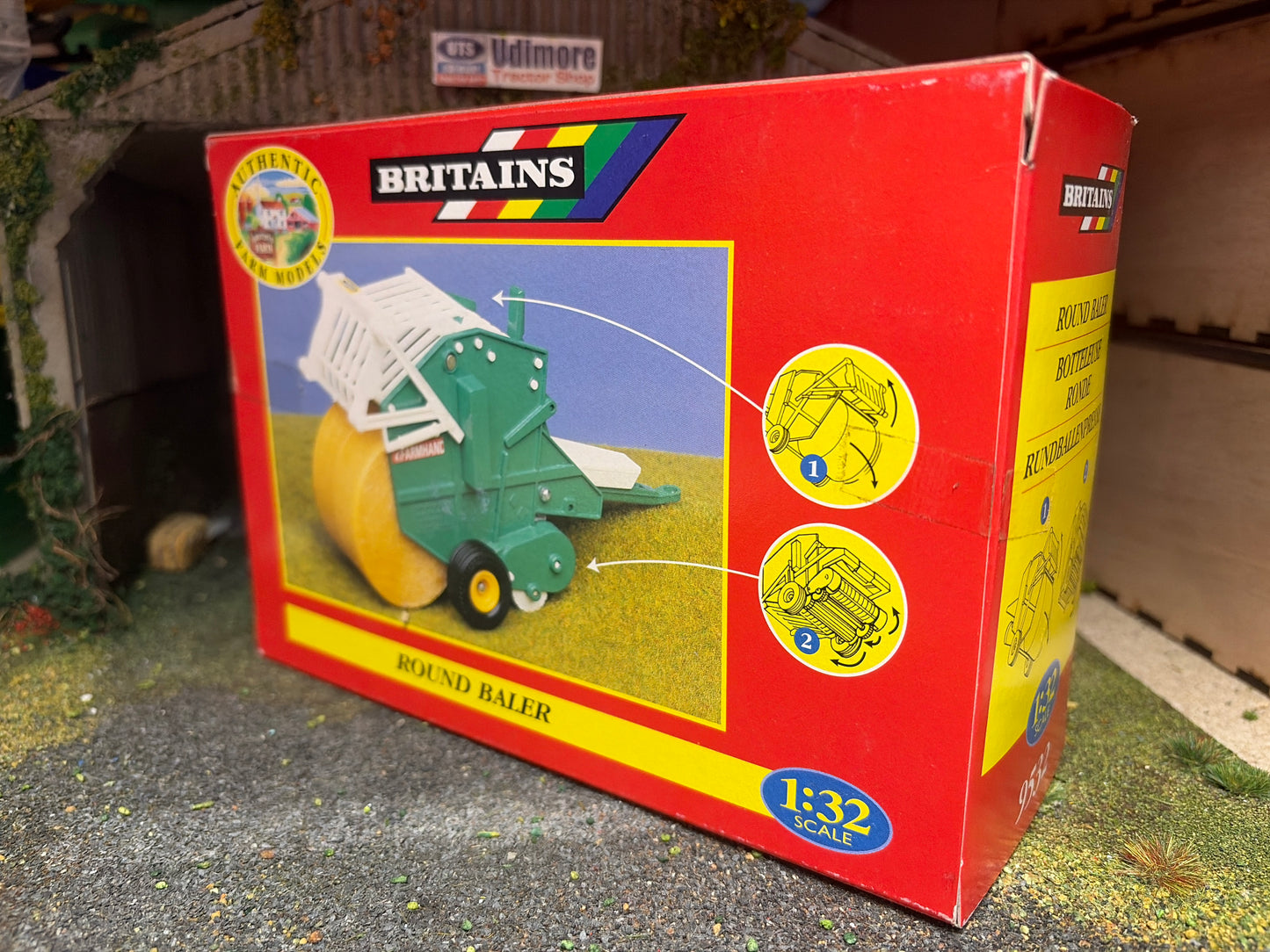 Vintage Britains Farm Hand Round Baler 1:32 scale Obsolete 9532