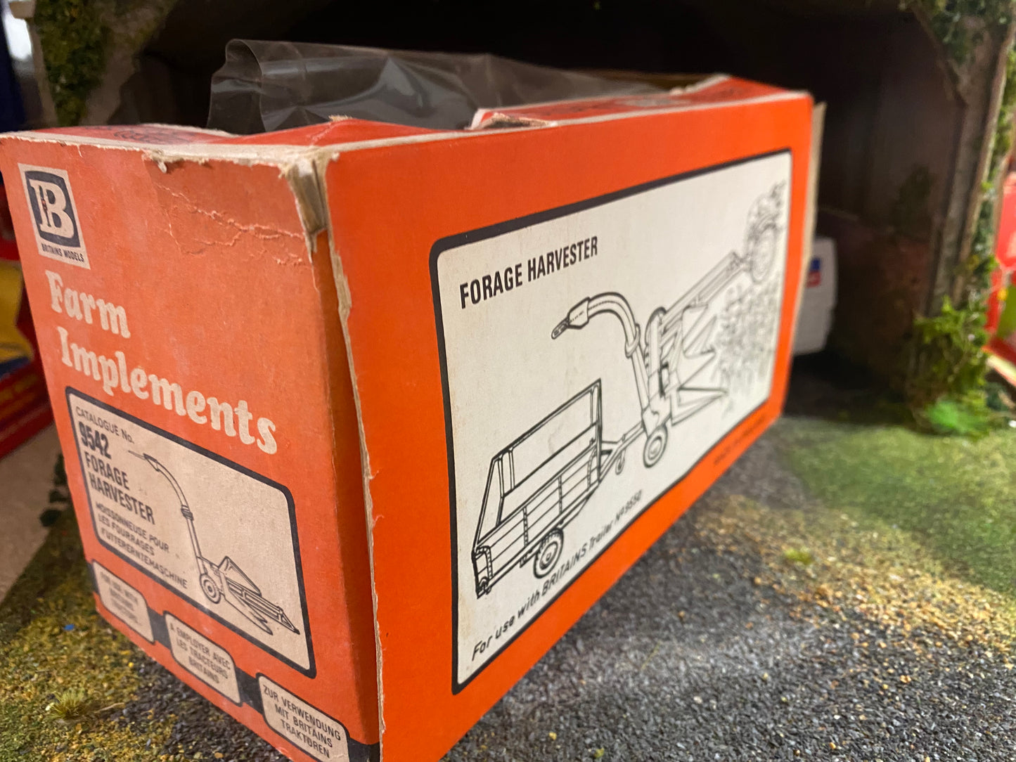 9542 Britains Trailed Forage Harvester 1:32 scale obsolete straw box