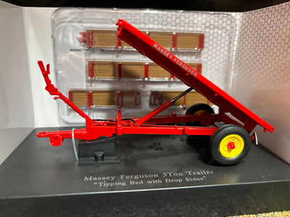 5329 Universal Hobbies Massey Ferguson 3t Trailer 1:32 scale DEALER box
