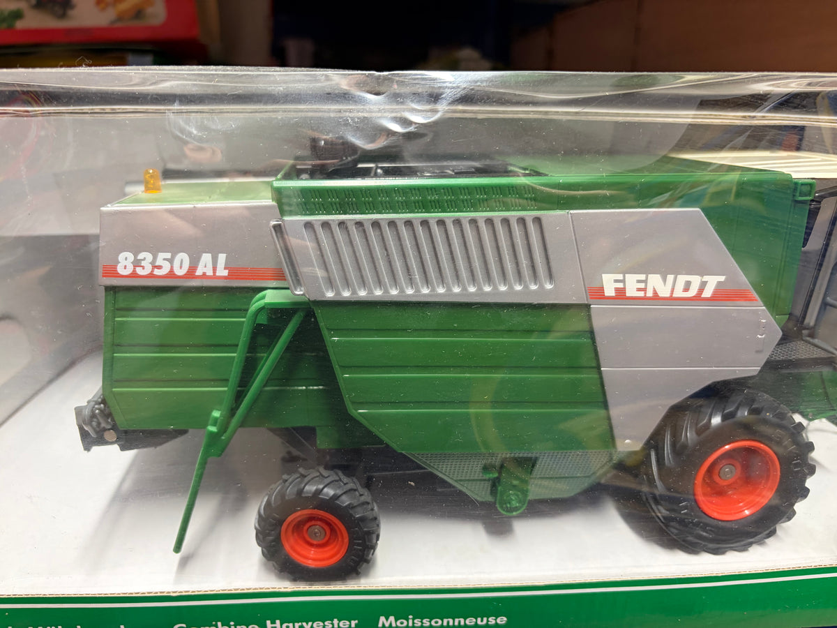 Vintage Siku 4250 Fendt 8350 AL Combine Harvester 2001 1:32 Scale – Boxed Obsolete