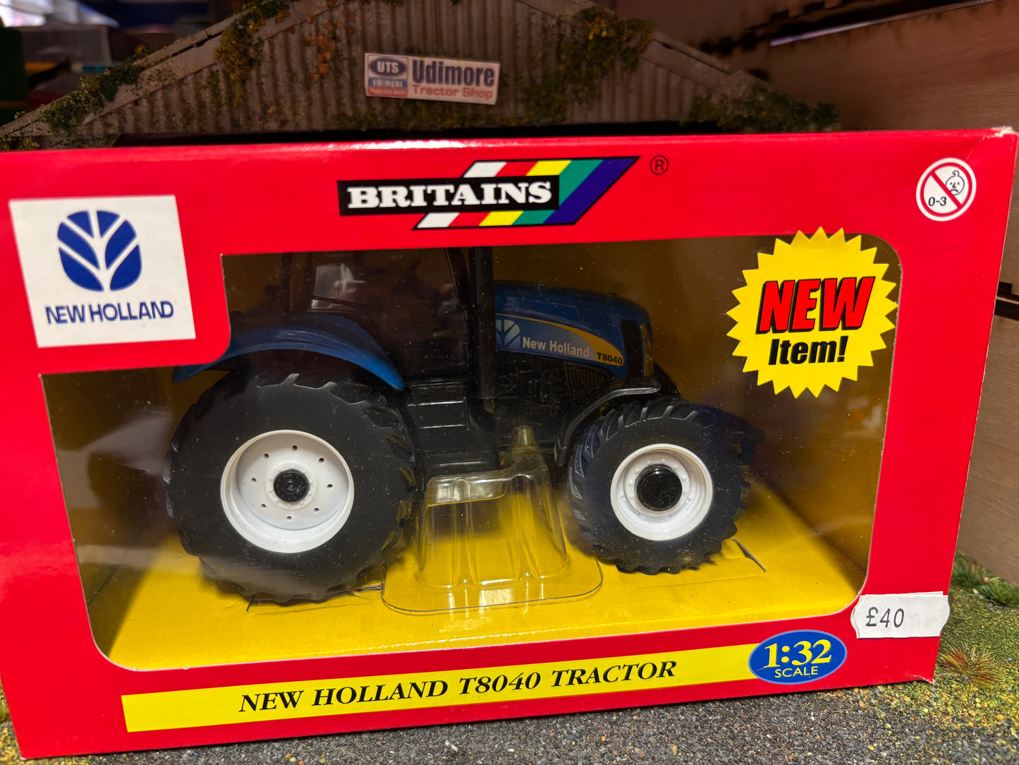 42112 Britains New Holland T8040 Tractor in original  Box obsolete VINTAGE