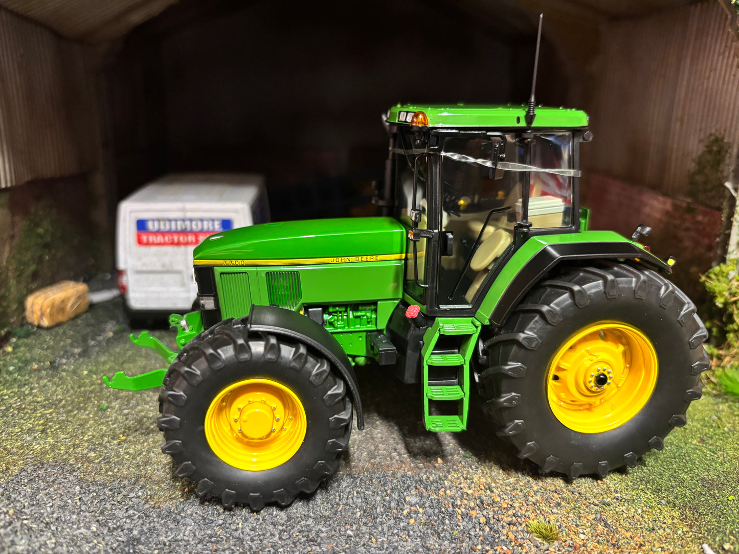 John Deere 7700 tractor 1:32 scale Schuco New and boxed