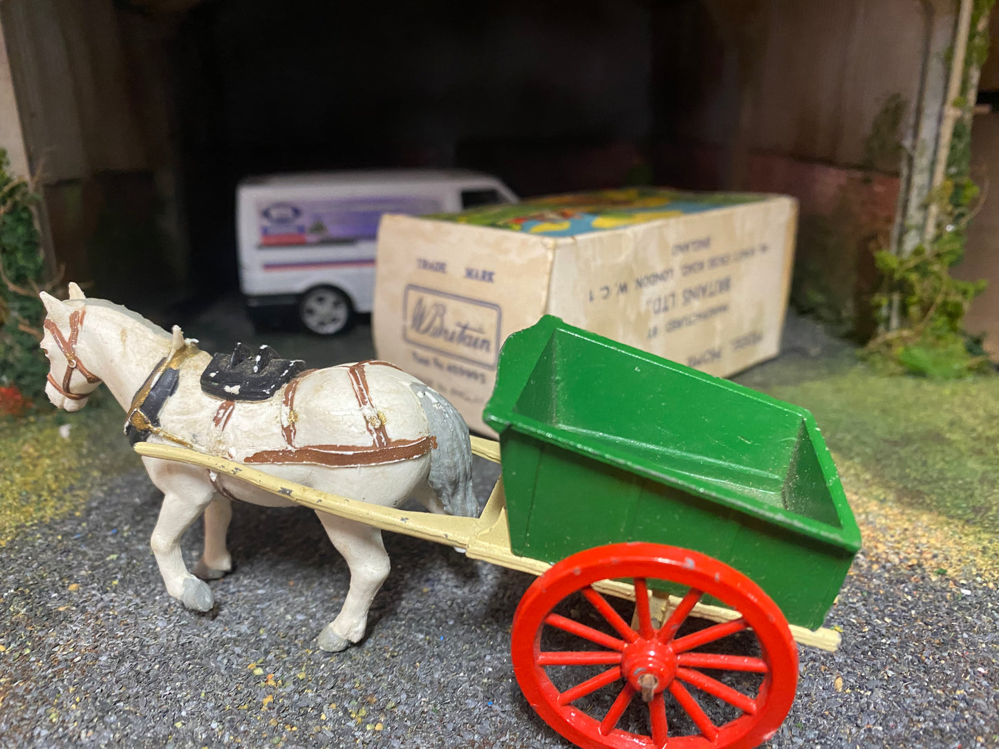 40F Vintage Britains Farm Cart with plastic horse 1:32 scale obsolete RARE BOX version