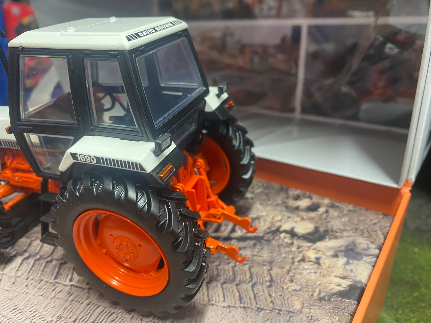 6755 Limited Edition Universal Hobbies David Brown 1690 Turbo 4wd Tractor BOXED 1:32 scale