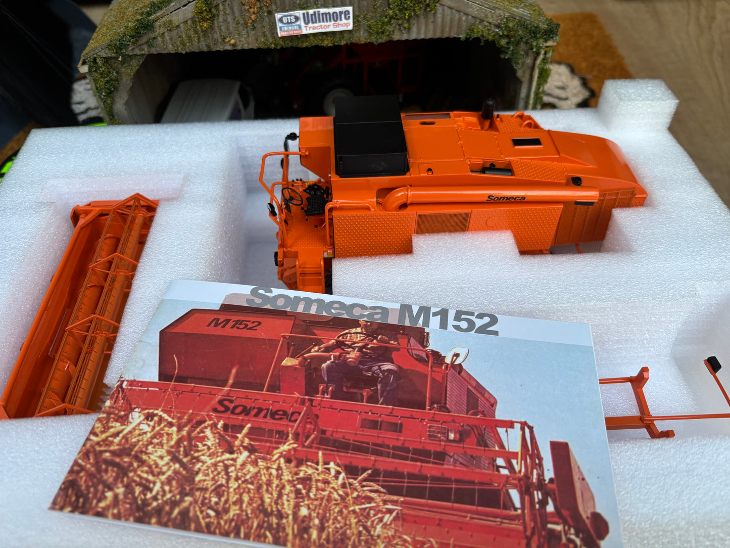 Someca M152 Combine Harvester Limited Edition Stunning in 1:32 scale VKA Models COLLECTION ONLY