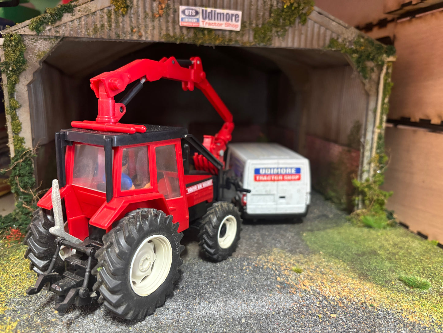 Britains Volvo BM Valmet 805 logging Tractor obsolete VINTAGE 1:32 scale