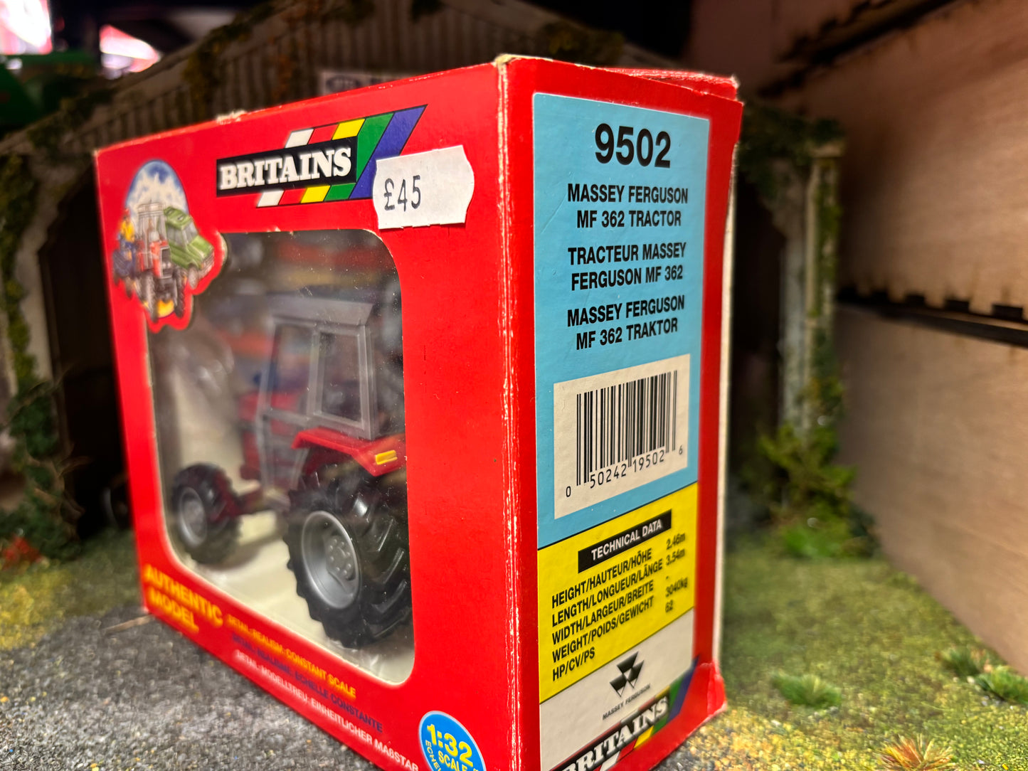9502 Britains Massey Ferguson 362 Tractor in original  Box obsolete VINTAGE