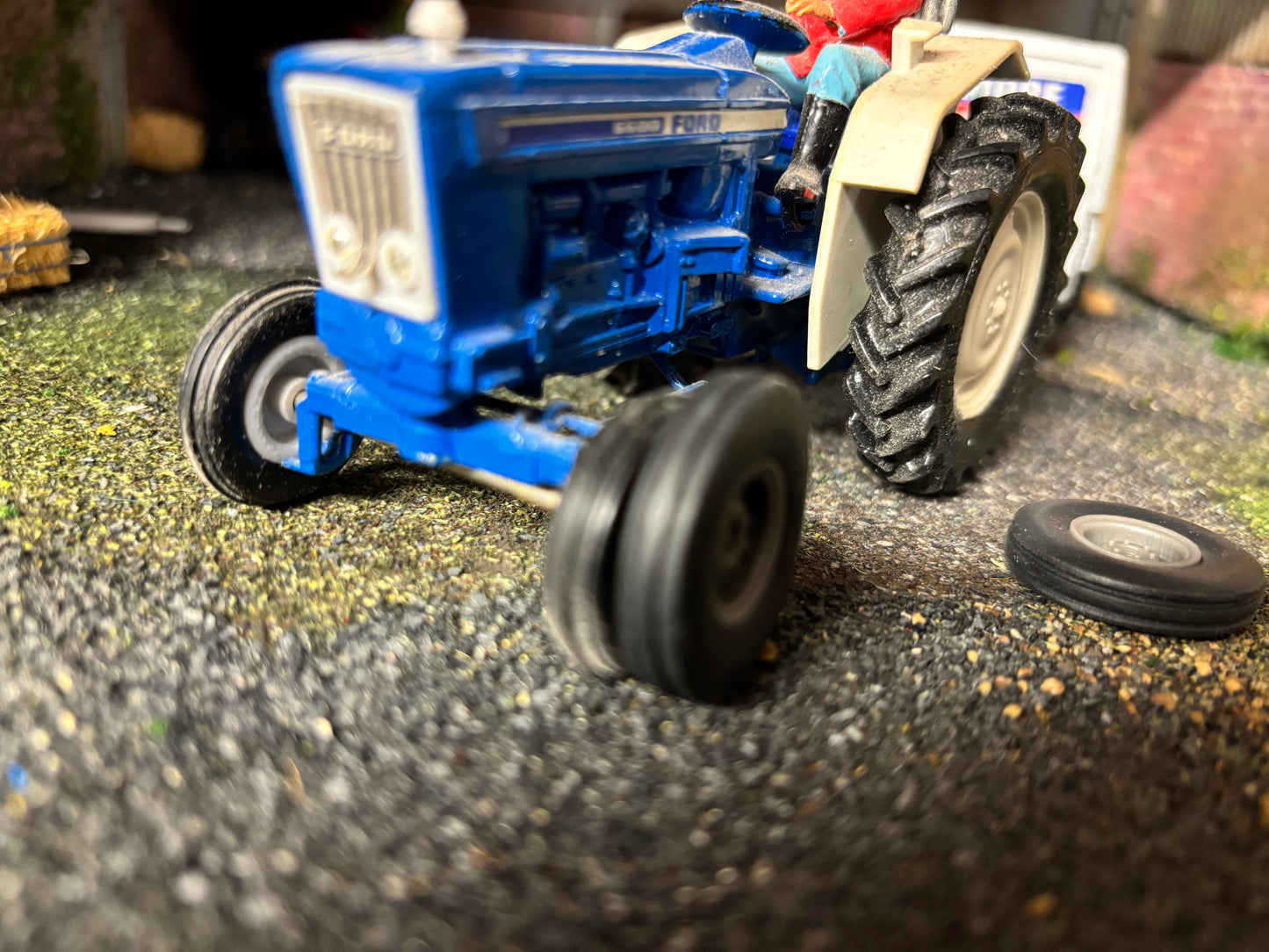 04225 Set of 2 Front wheels 2wd Artisan32 farm machinery 1:32 scale Britains Ford 5000 6600