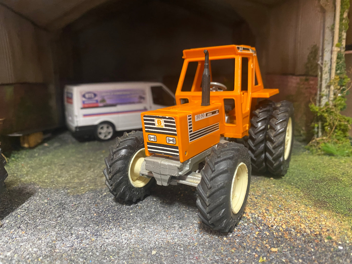 Britains Fiat 90-90 dual rears Tractor  obsolete 1:32 scale