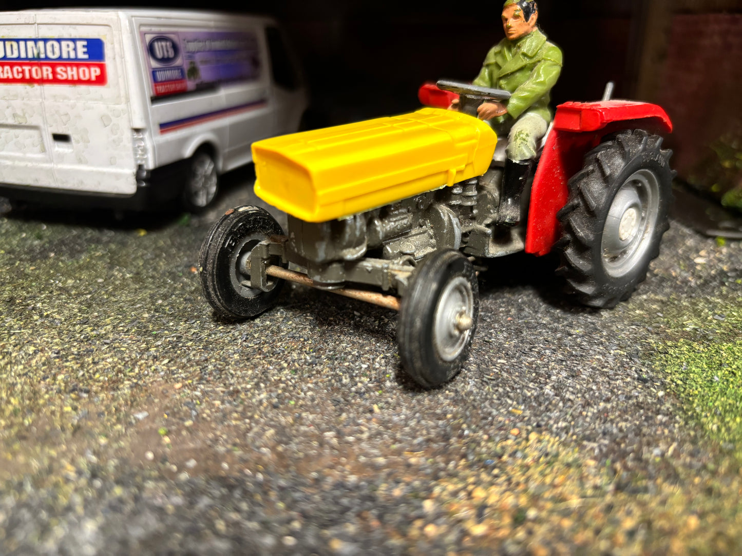 Britains Massey Ferguson 135 Tractor Industrial Yellow bonnet 1:32 scale