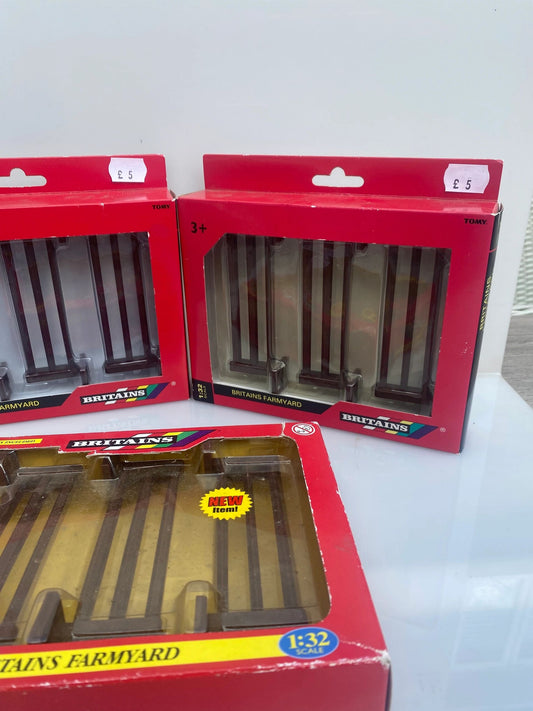 3 sets Vintage Britains Farmyard fence sets 1:32 scale boxed Image 2