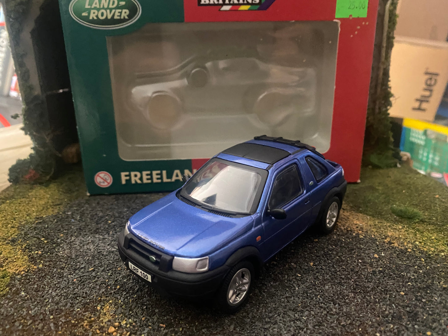 Britains Land rover Freelander blue with soft top 1:32 scale obsolete 40647