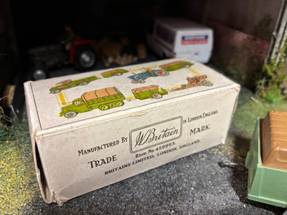 2041 Vintage Britains Clockwork Trailer 1:32 scale obsolete Still works