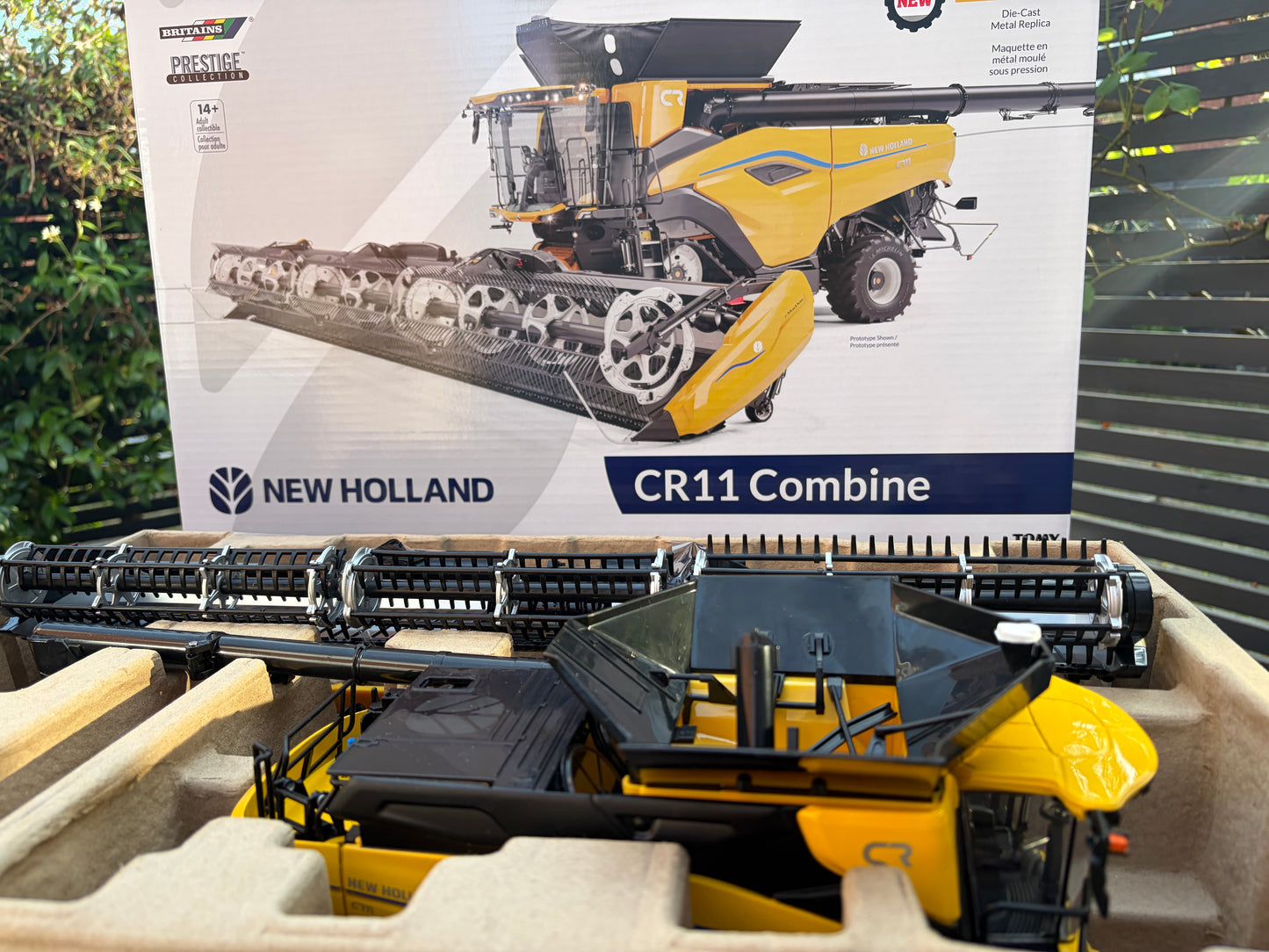 REDUCED Britains Prestige New Holland CR11 Combine Harvester 43403 New Boxed 1:32 Scale