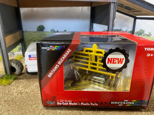 43369 Britains Front Buckrake 1:32 scale New BOXED Image