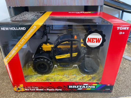 43395 Britains New Holland TH7.42 Telehandler 1:32 scale New BOXED Image 2
