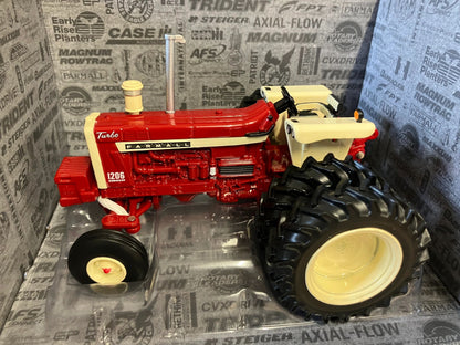 43412 Britains CASE IH Farmall 1206 Tractor 1:32 scale New BOXED Image 2