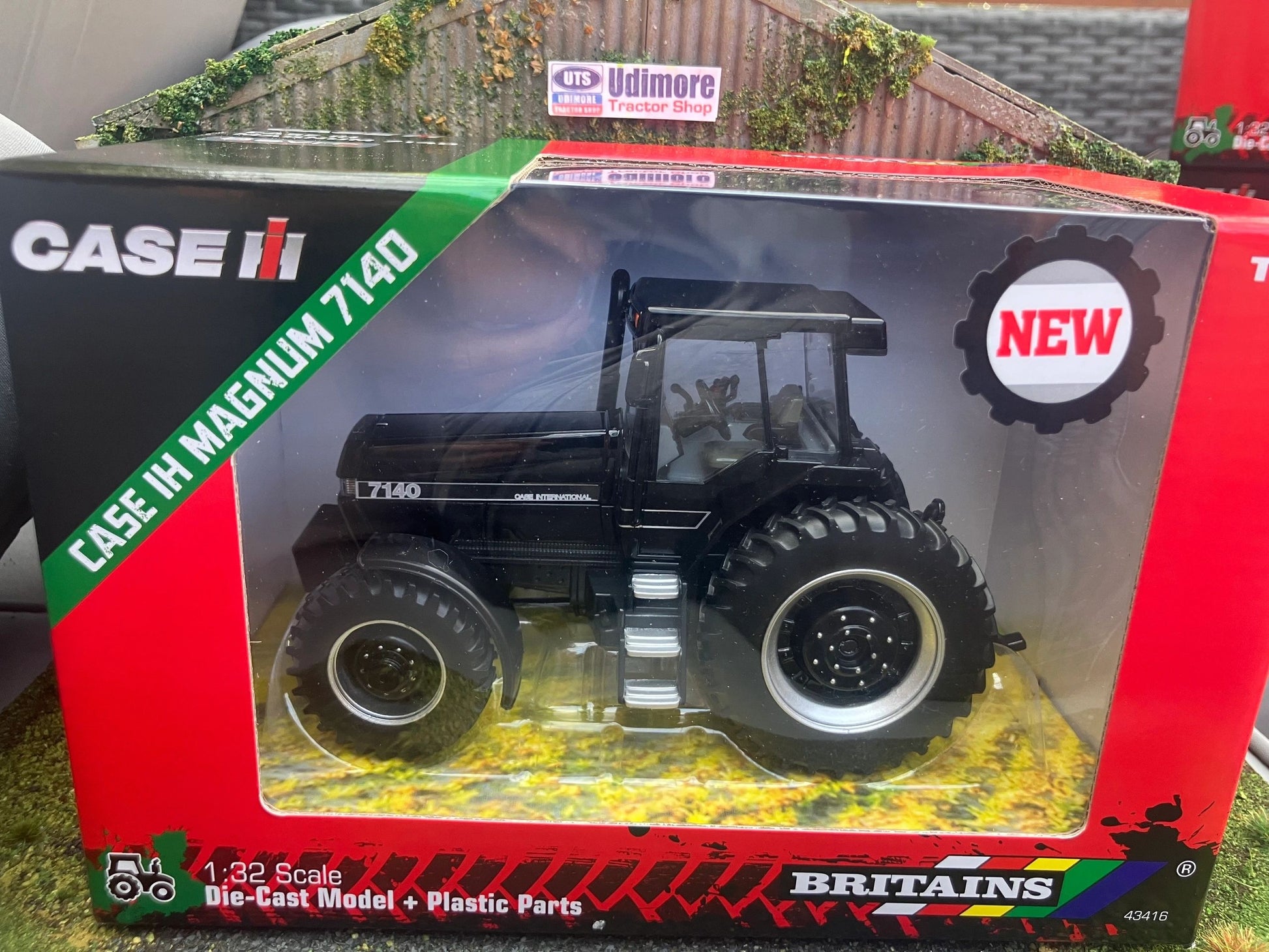 43416BL Britains Black CASE Magnum 7140 Tractor 1:32 scale New Limited Edition Image