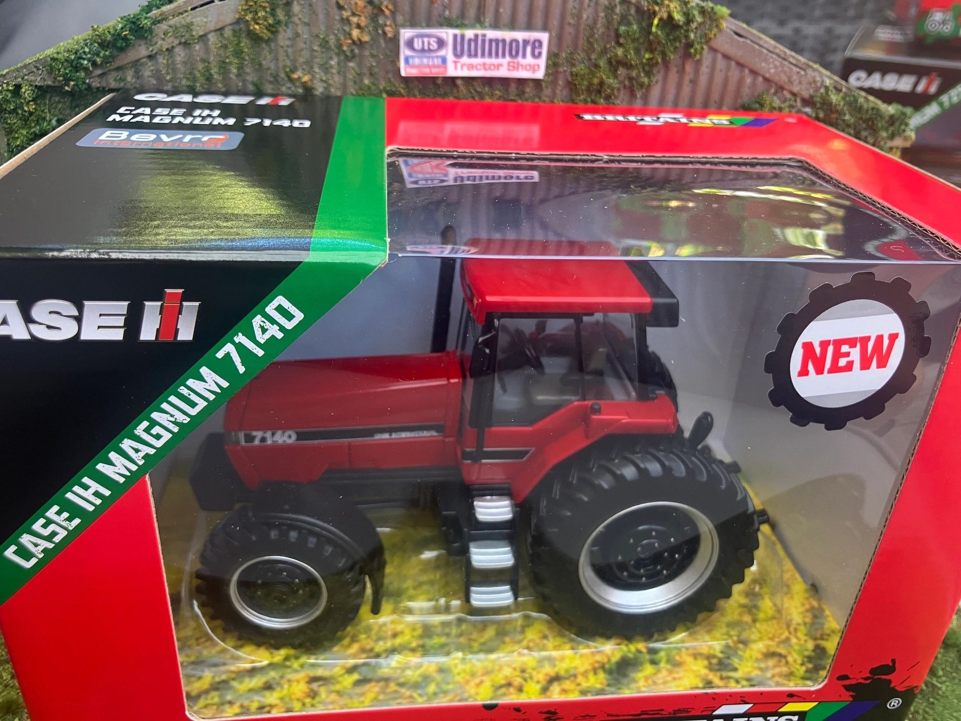 43416 Britains CASE Magnum 7140 Tractor 1:32 scale New Limited Edition Image 3