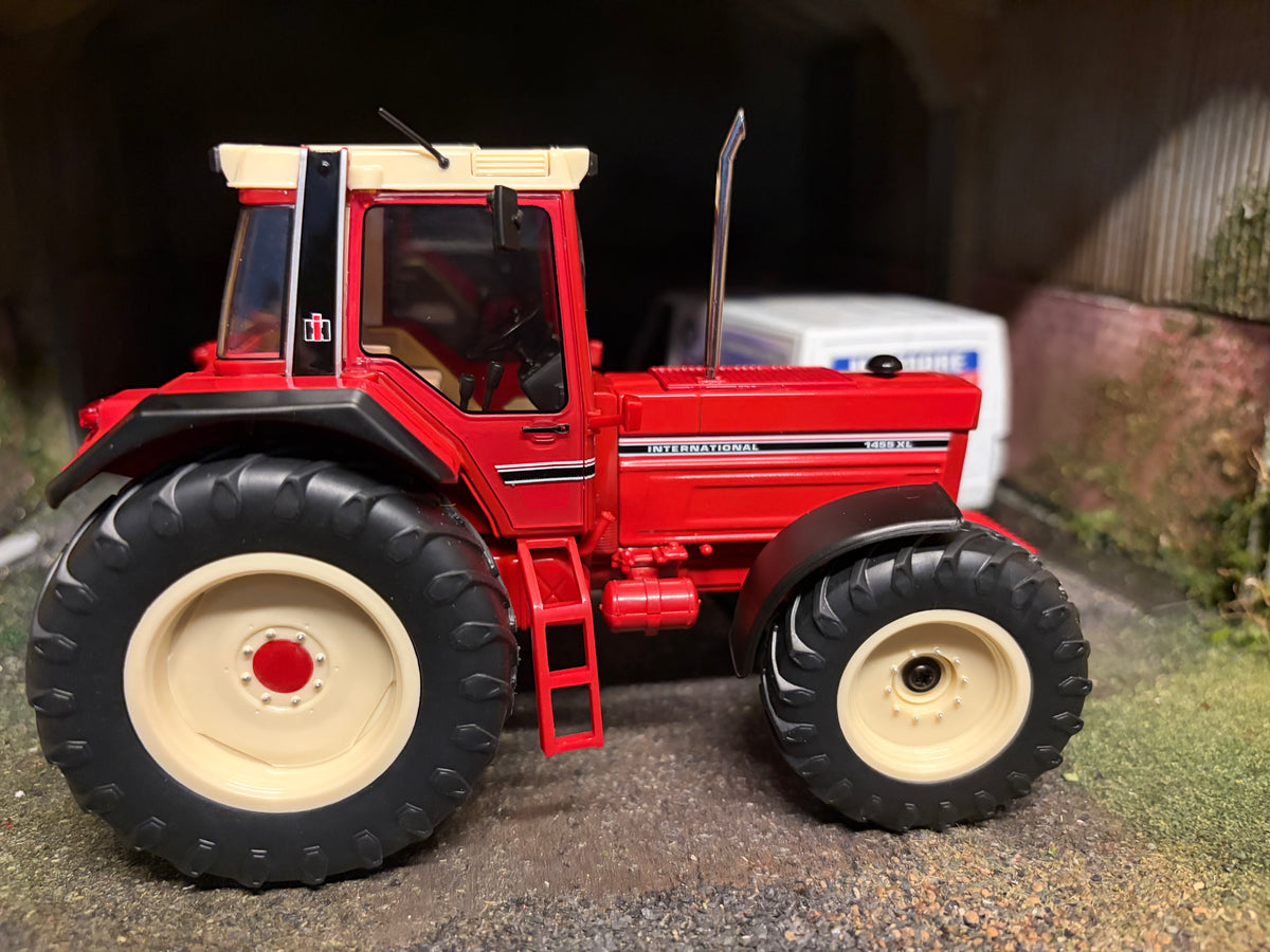 Wiking International IH 1455 XL Tractor W7852 – 1:32 Scale New Boxed