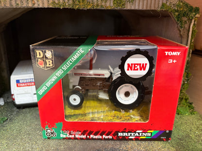 43415 Britains David Brown 990 Selectamatic Tractor 1:32 scale New BOXED