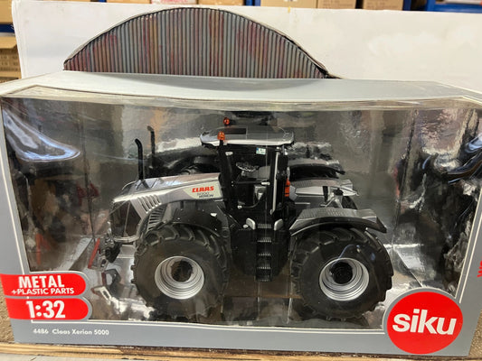 4486 Silver Claas Xerion 5000 Tractor 1:32 scale boxed Siku Image