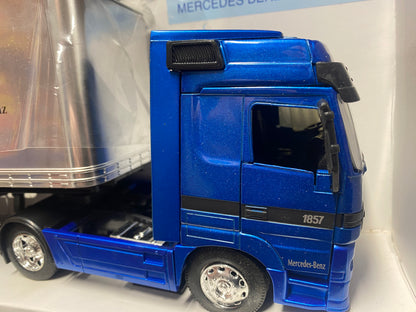 Fast Lane Toys R Us Mercedes Benz Actros 1857 Truck Transporter 1:32 scale boxed OBSOLETE 1998