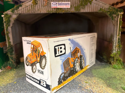 Vintage Britains Fiat 880DT Orange Tractor 9528 Original Straw Box Obsolete 1:32 Scale