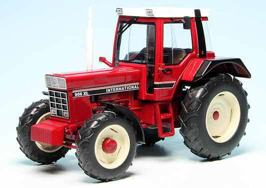 International 956 XL tractor 1:32 scale Schuco New and boxed