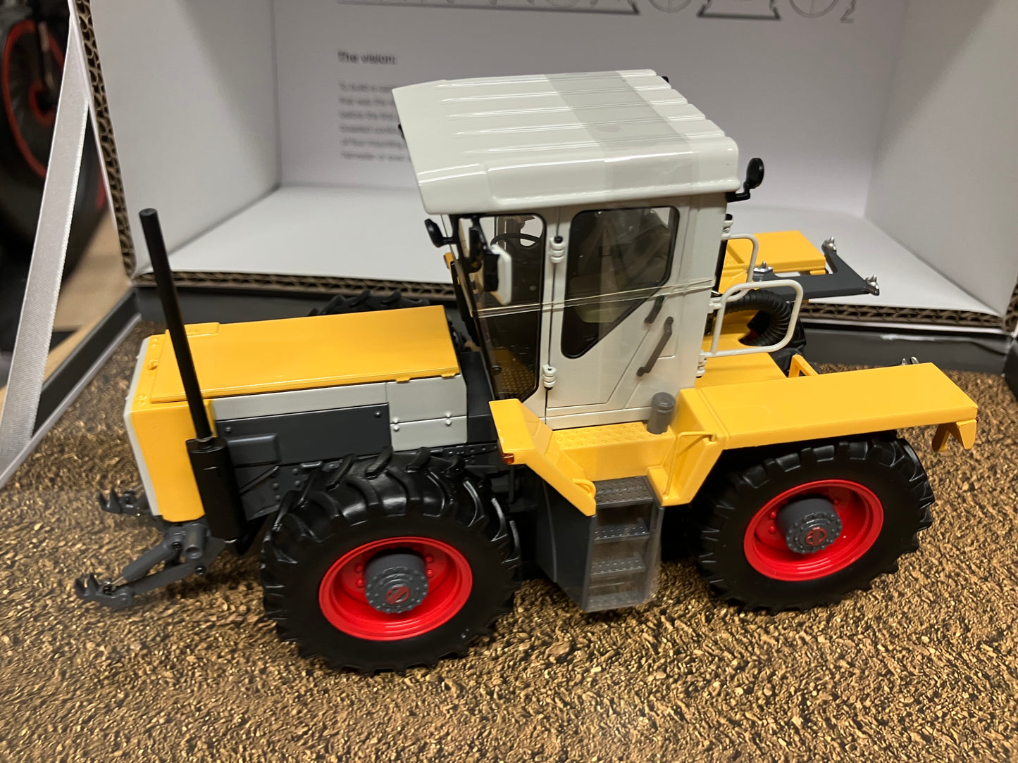 Weise Toys Claas Xerion Projekt 207 Prototype tractor BOXED 1:32 scale LIMITED EDITION