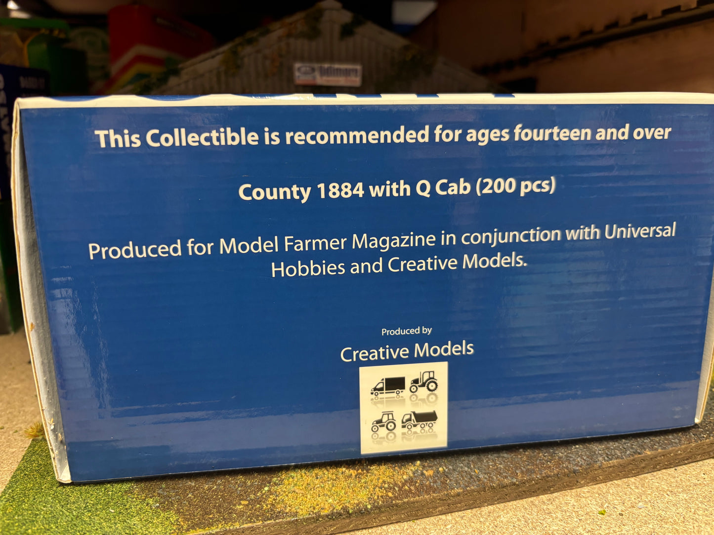 Limited Edition 105 of 200 Universal Hobbies County 1884 Q Cab tractor BOXED 1.32 scale ULTRA RARE