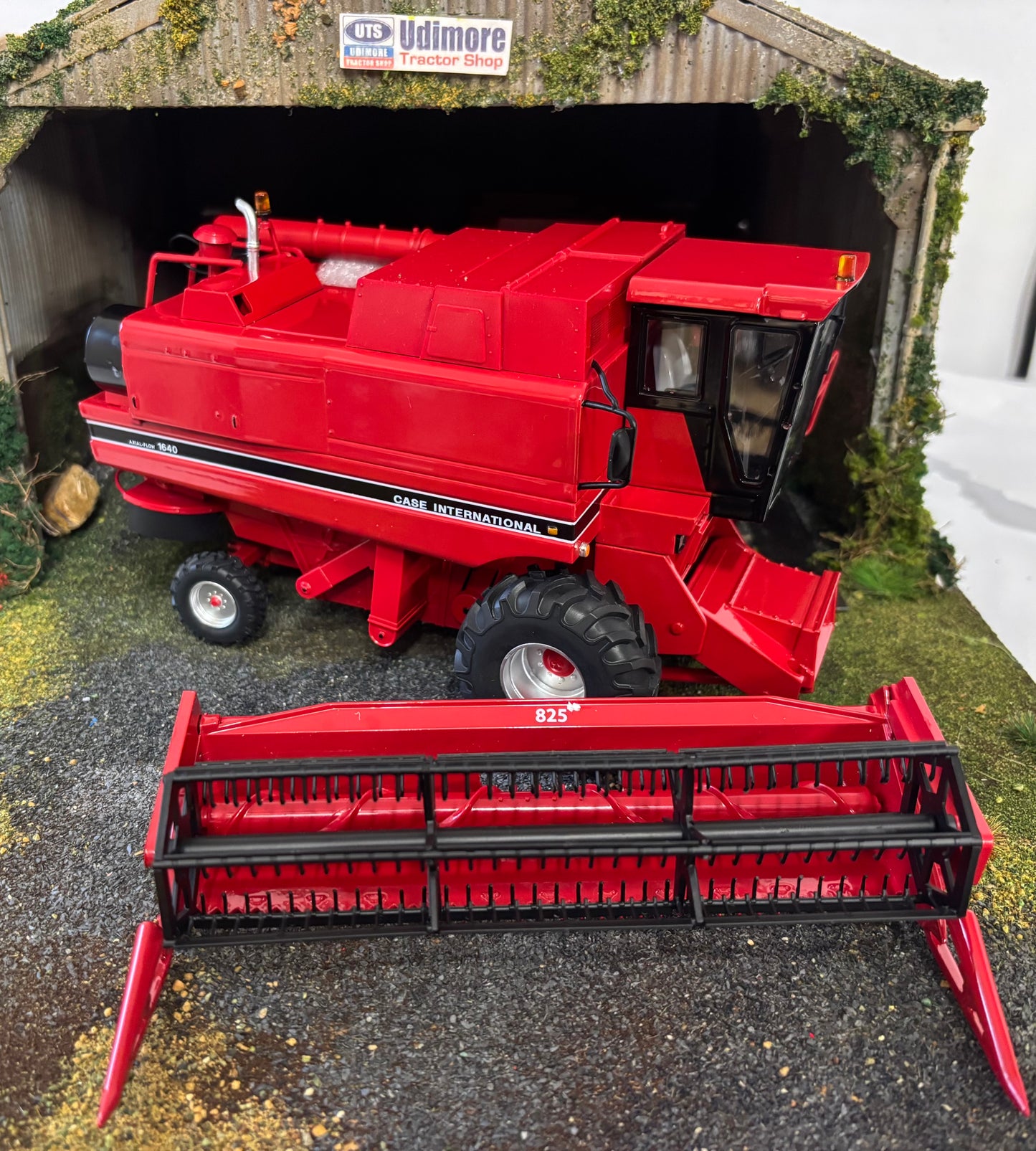 REP113 Replicagri International Axial Flow 1640 Combine Harvester Stunning in 1:32 scale