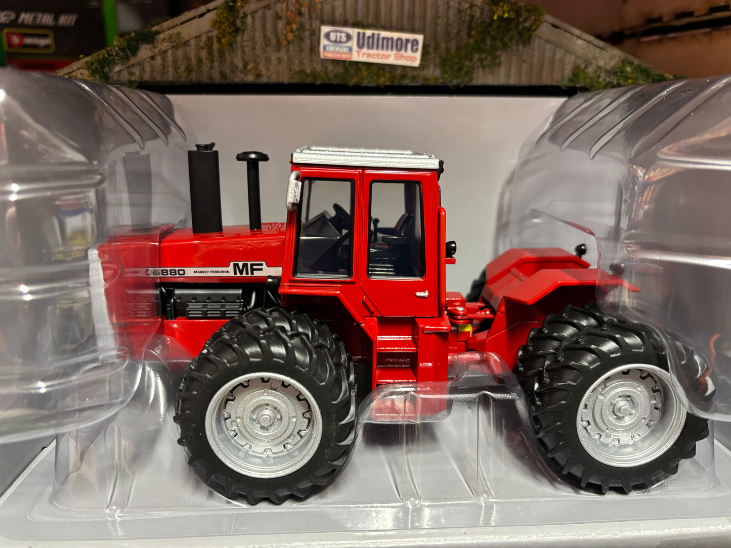 Massey Ferguson 4880 Prestige Tractor 1:32 scale ERTL  16439