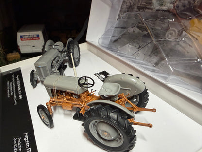 Universal Hobbies Ferguson FE35 Tractor & Ferguson TE 20 Set UH5206 Limited Edition Obsolete 1:32 Scale