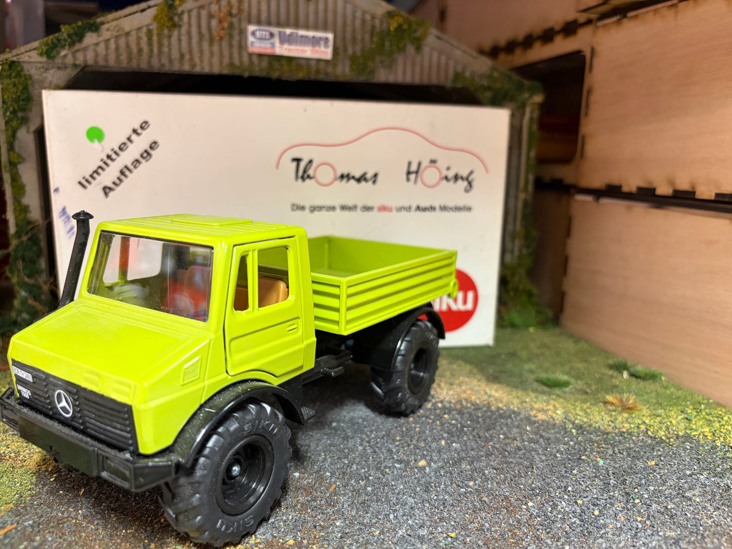 Limited Edition Thomas Höing Mercedes-Benz Green Unimog U1500 SIKU 1:32 Scale Boxed
