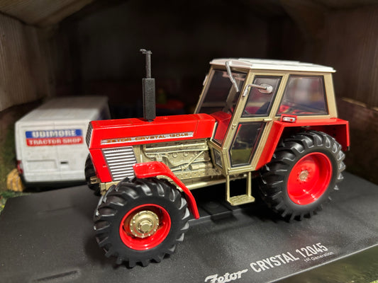 Limited Edition Universal Hobbies Zetor Crystal 12045 Gen 1 Tractor BOXED 1:32 scale UH6878