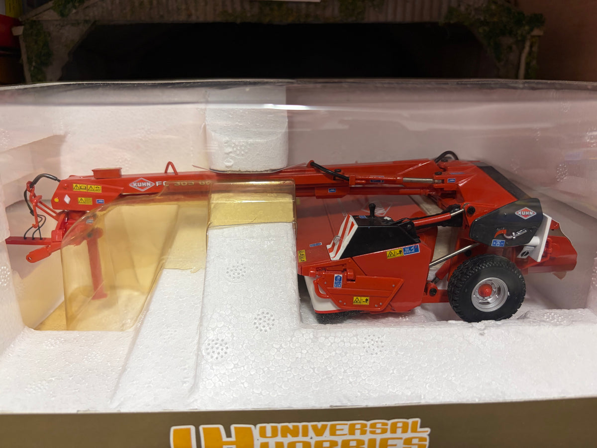RARE Universal Hobbies UH2618 KUHN FC 303 GC Mower Conditioner 1:32 Scale – Boxed Obsolete