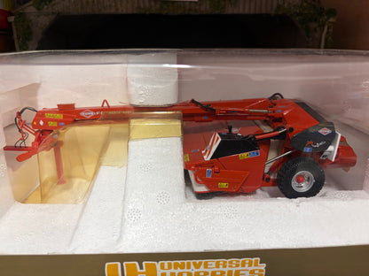 RARE Universal Hobbies UH2618 KUHN FC 303 GC Mower Conditioner 1:32 Scale – Boxed Obsolete