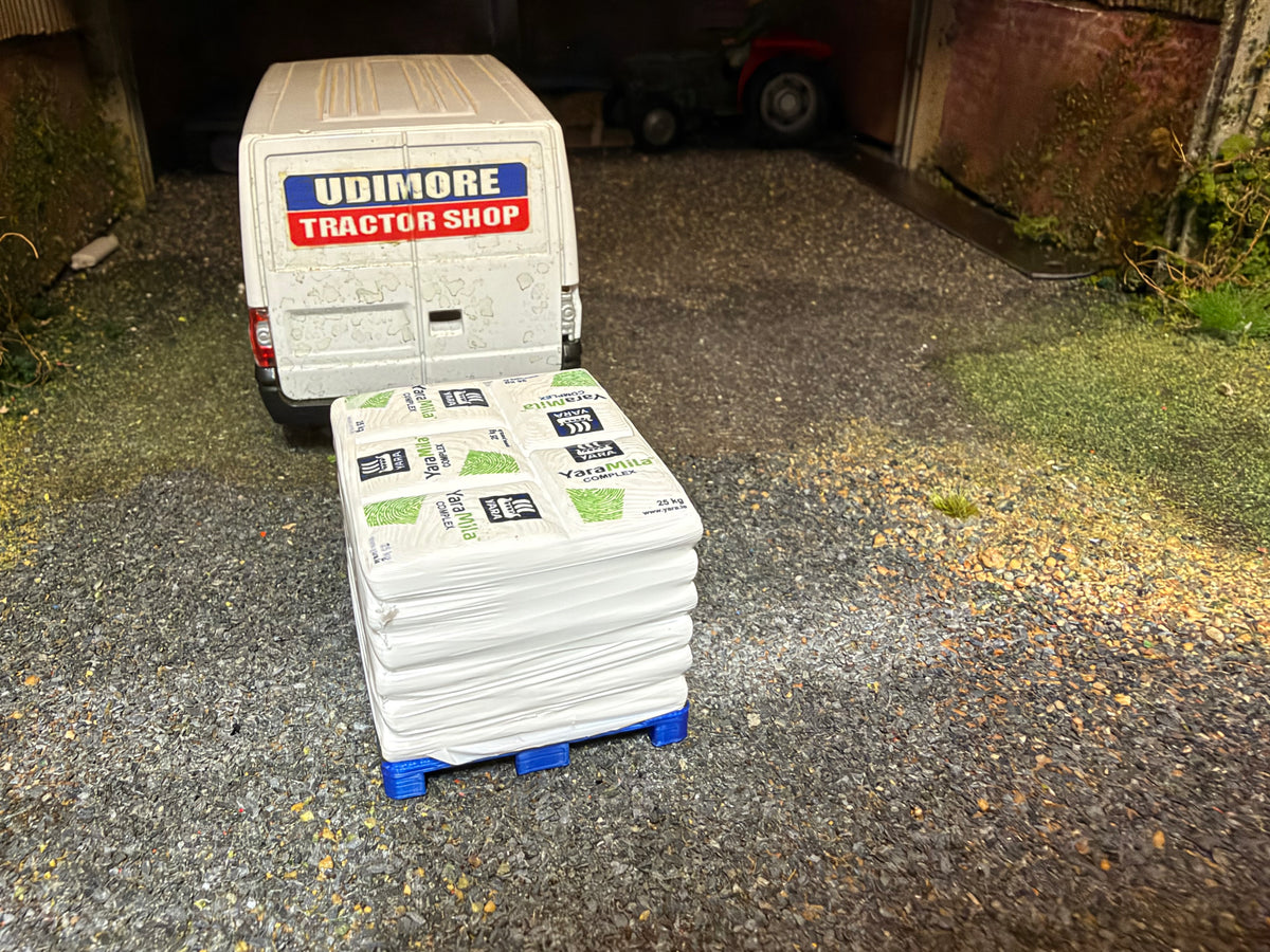 Pallet of YaraMila Complex 50kg Fertiliser Bags – 1:32 Scale